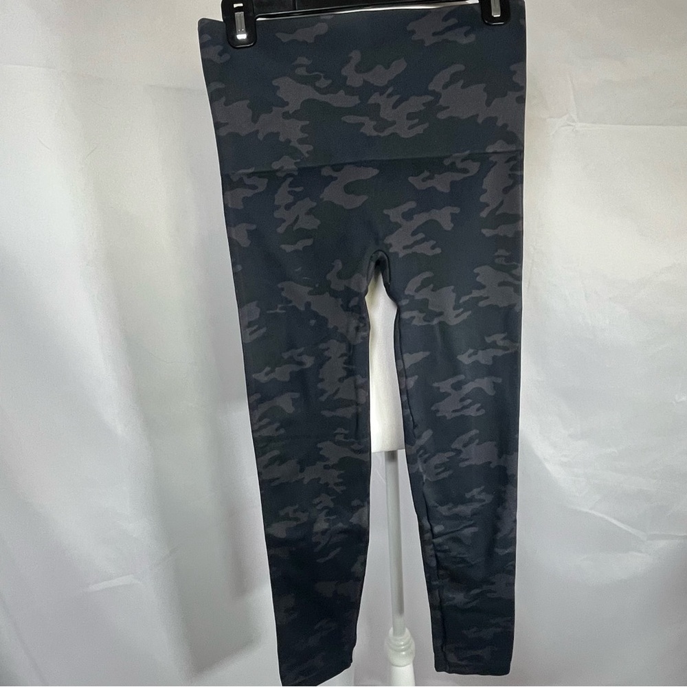 SPANX Look at Me Now‎ Seamless Leggings Green/Gray Camouflage Size XL Slimming - Picture 6 of 7